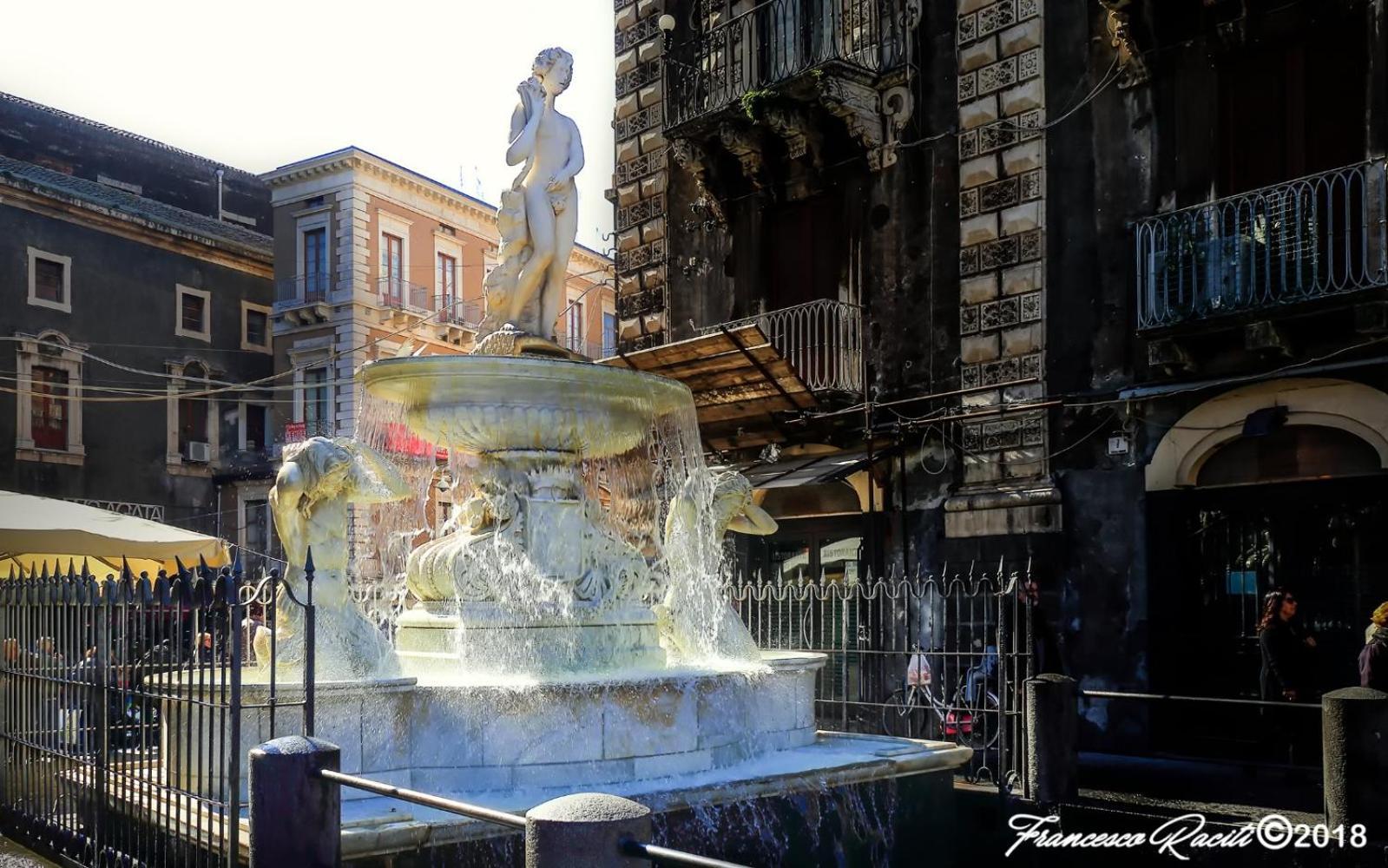 Hotel Elegante Matrimoniale Clemente House Catania Centro Exterior foto